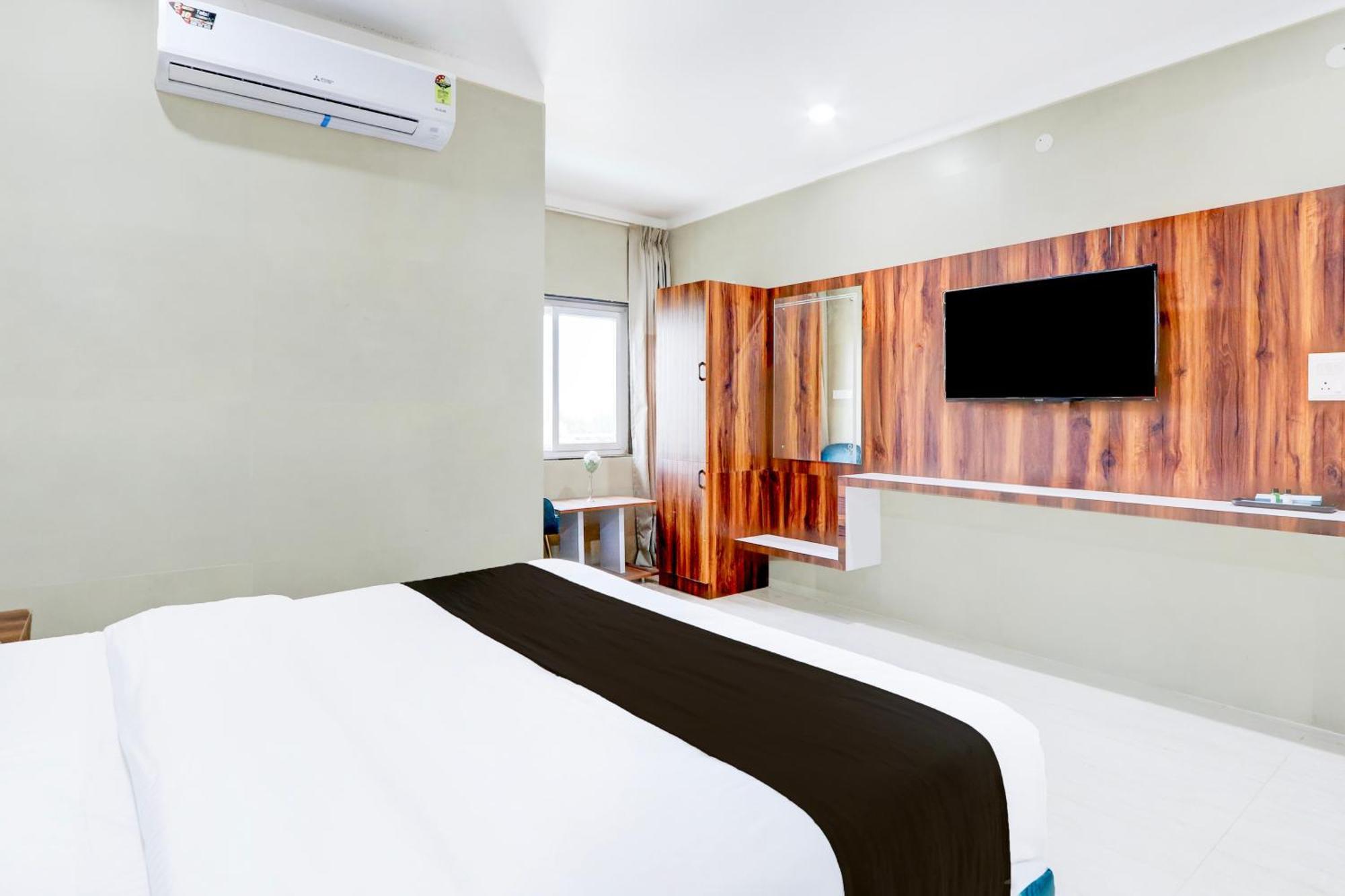 Hotel O Pr Grand Khammam Luaran gambar