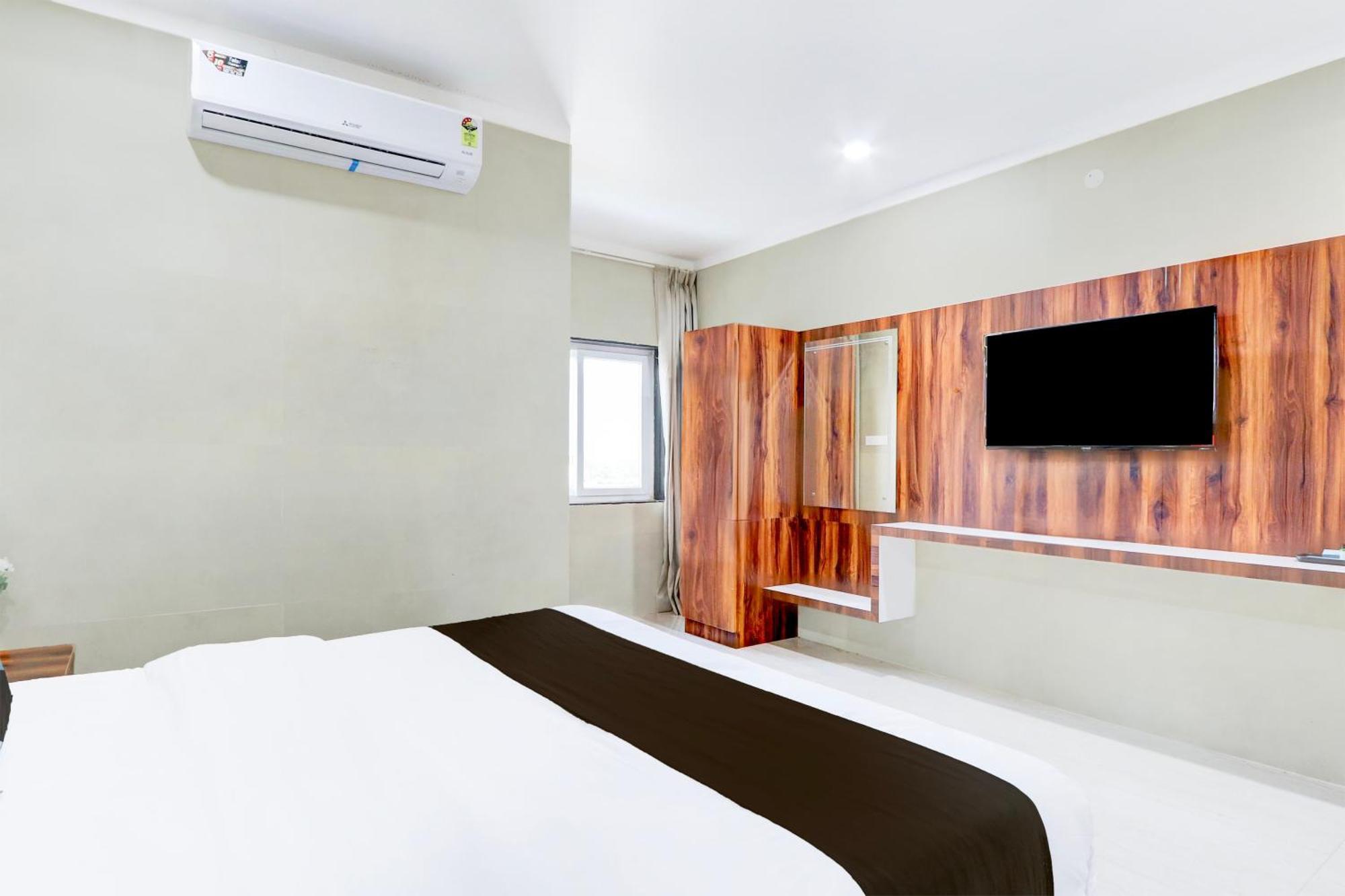Hotel O Pr Grand Khammam Luaran gambar